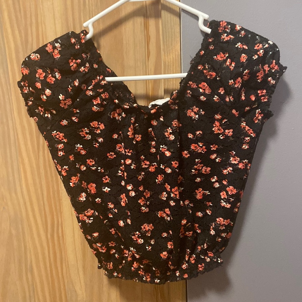 Black lace crop